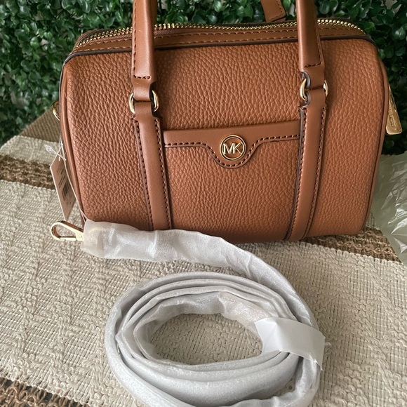 Michael Kors Brown Pebbled Satchel Crossbody NWT - Picture 6 of 7